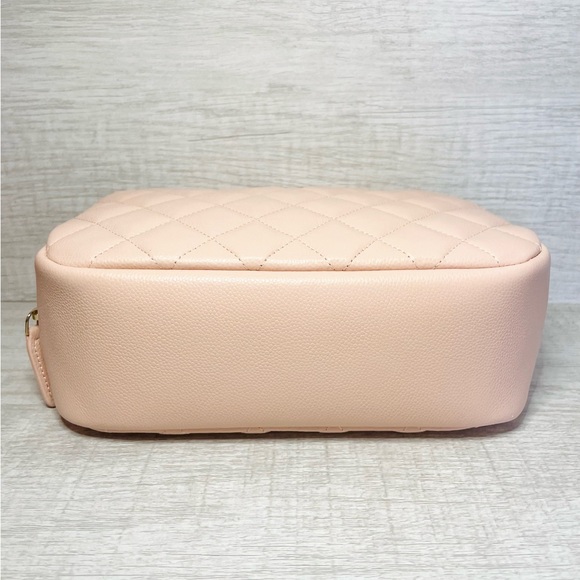 Chanel 24C Medium Curvy Cosmetic Pouch Case Quilted Light Pink Caviar Brand New - Picture 9 of 10